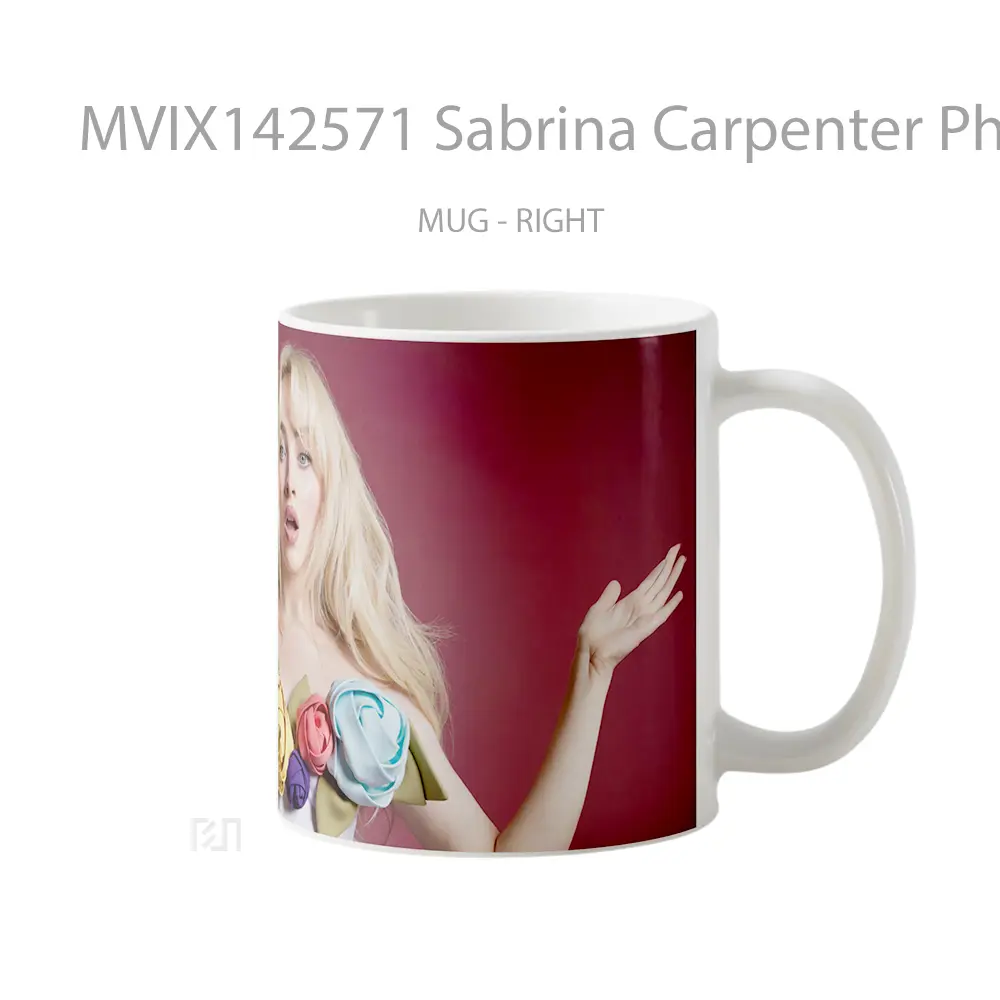 Mug Sabrina Carpenter Photo Gelas Keramik Unik - All-side / Desain