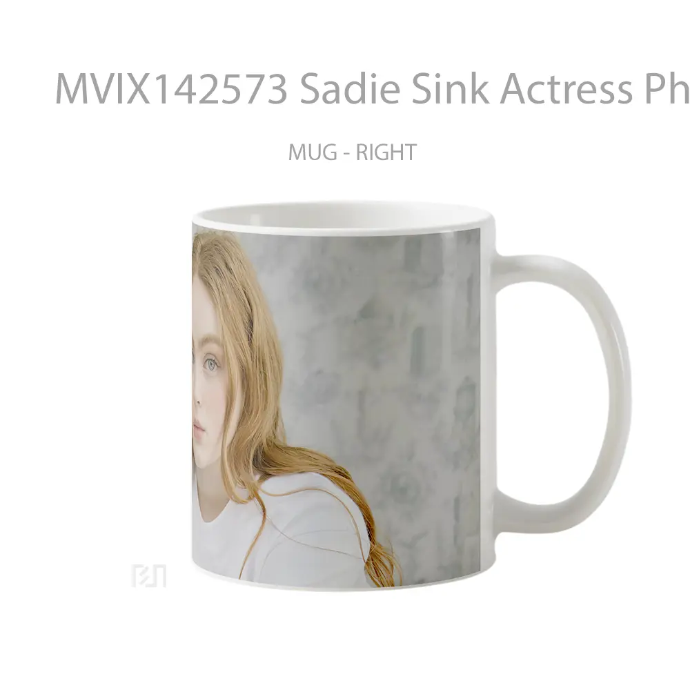 Mug Sadie Sink Actress Photoshoot Gelas Keramik Unik - All-side / Desain